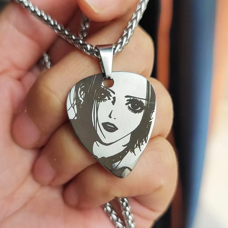 Nana Anime Merchandise - アニメナナ大崎ナナナナコスプレネックレスロックユニセックスステンレス鋼チョーカーギターピックペンダントジュエリーアクセサリー小道具