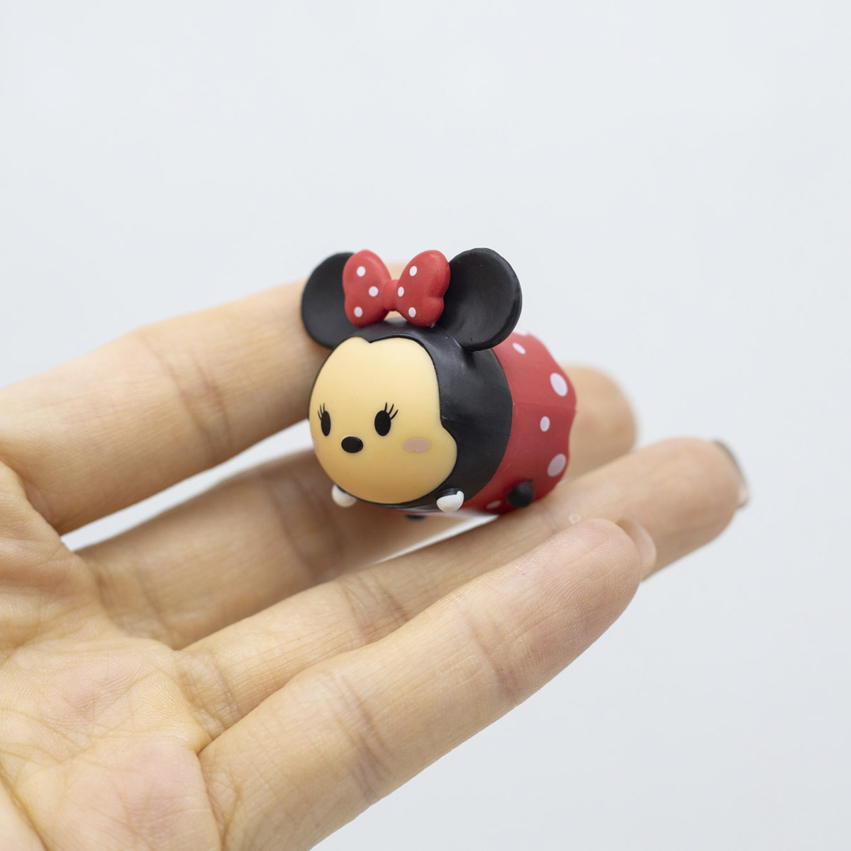 ディズニー Tsum Tsum 磁気積み重ね可能なフィギュア - Anime Merchandise Box のレビューと価格